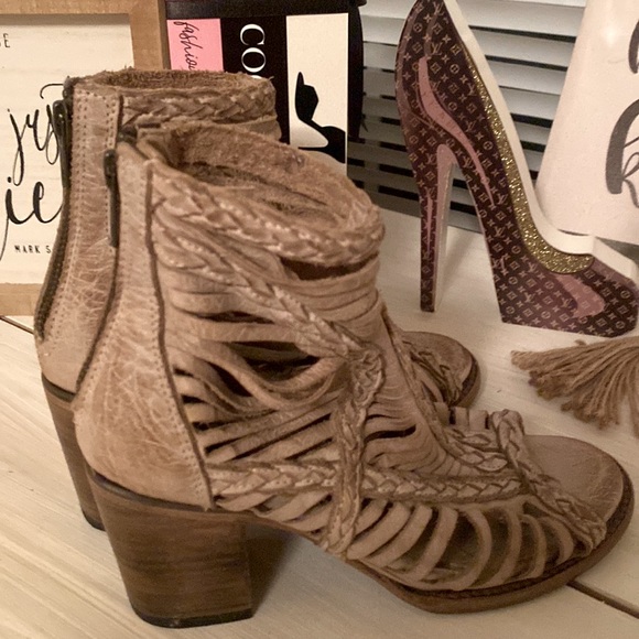 Freebird Bela Open Toe Booties - Picture 1 of 5